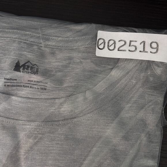 REI Active Pursuits Shirt Mens Medium Long Sleeve UPF 50 Thumbholes Gray NEW - Picture 12 of 12